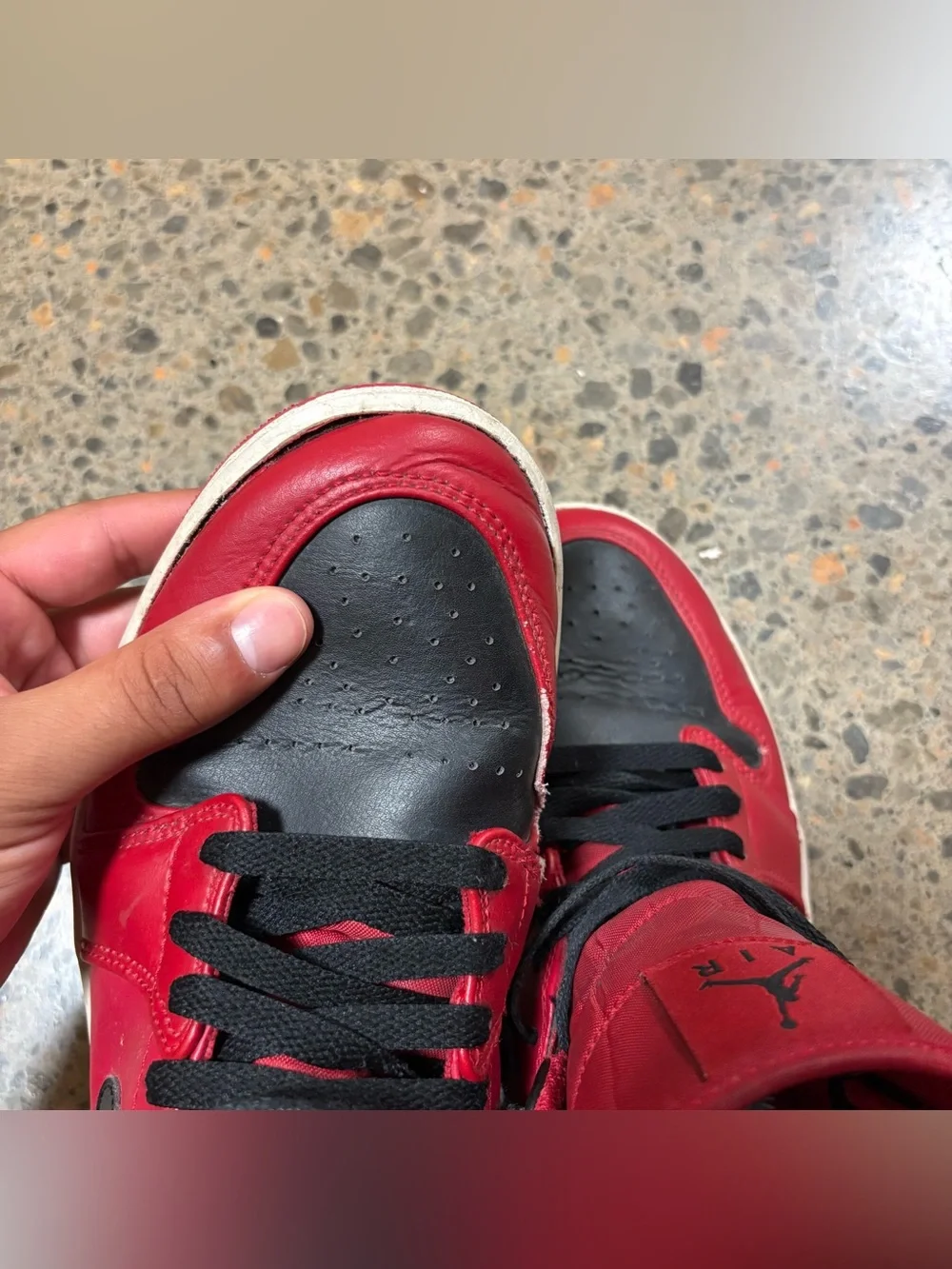 Jordan 1 Mid Reverse Bred (Men’s 9) Leather, Nike, Black, Red, White